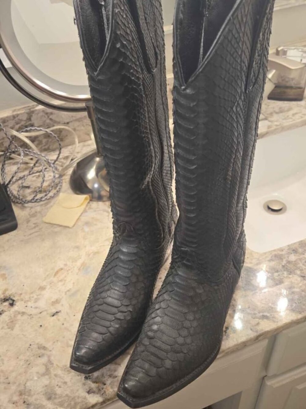 Black snip toe snakeskin womens cowboy boots NIB